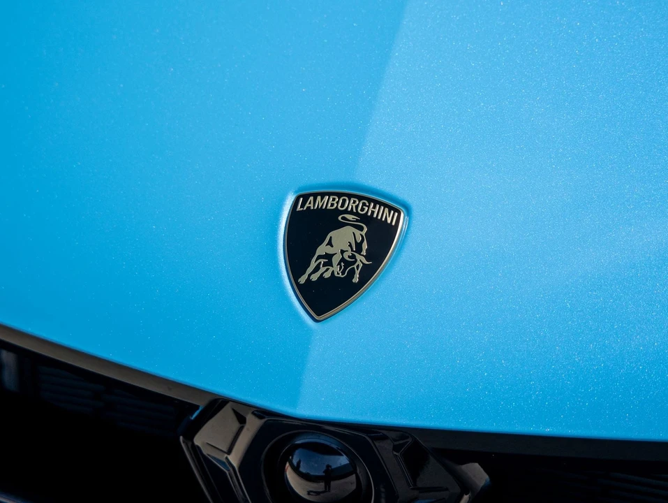 2026 Lamborghini Urus SE - Image 16 of 31
