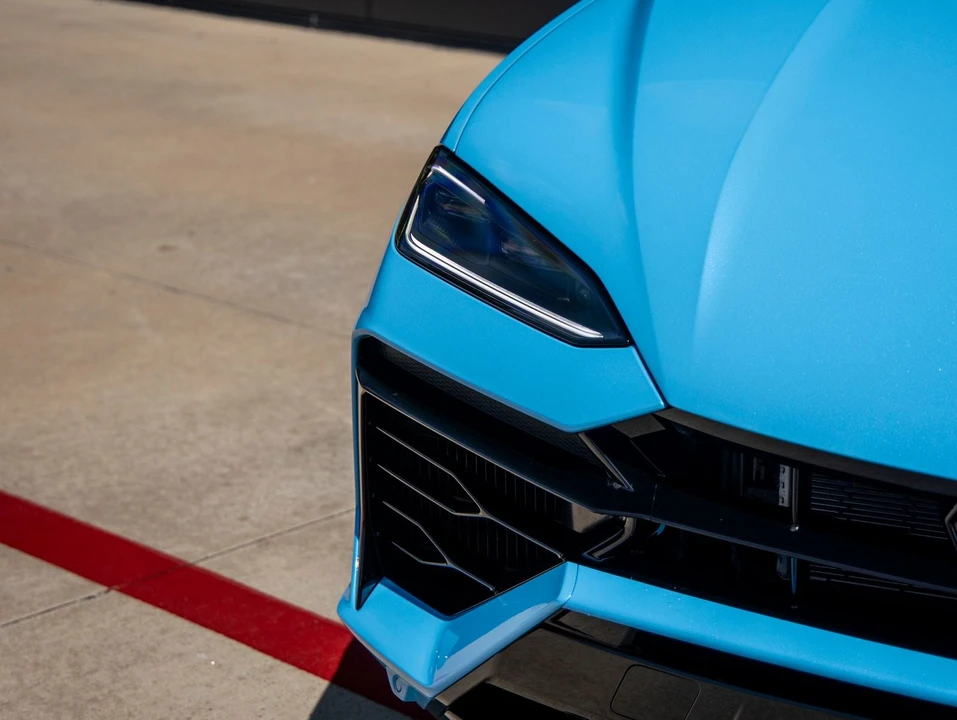 2026 Lamborghini Urus SE - Image 18 of 31