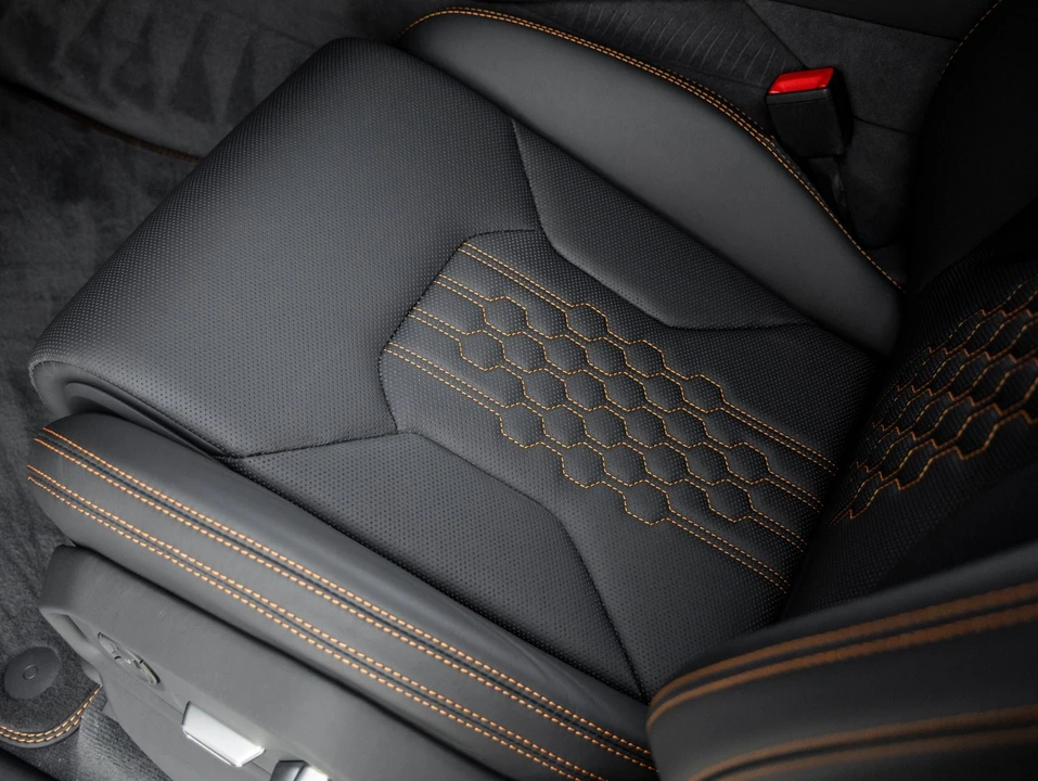 2026 Lamborghini Urus SE - Image 25 of 31
