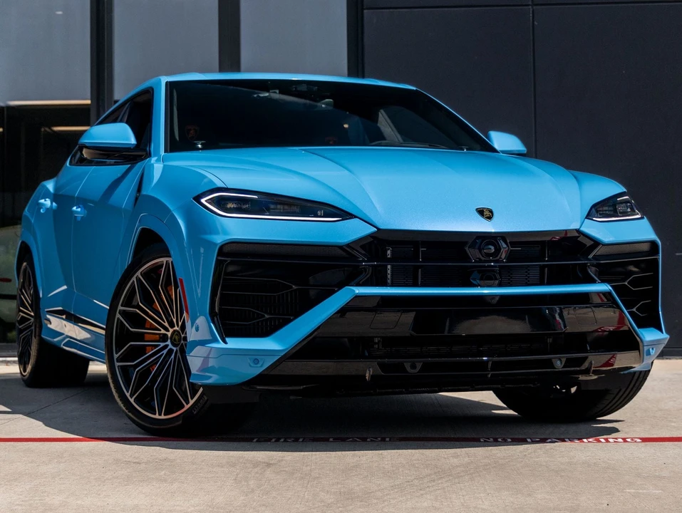 2026 Lamborghini Urus SE - Image 2 of 31