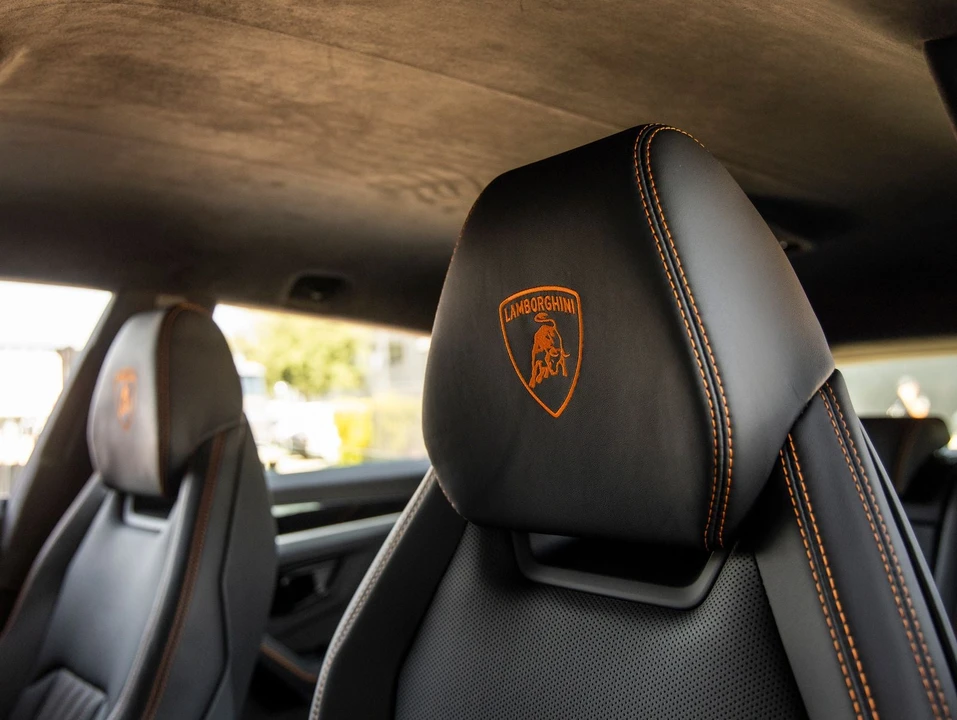 2026 Lamborghini Urus SE - Image 30 of 31