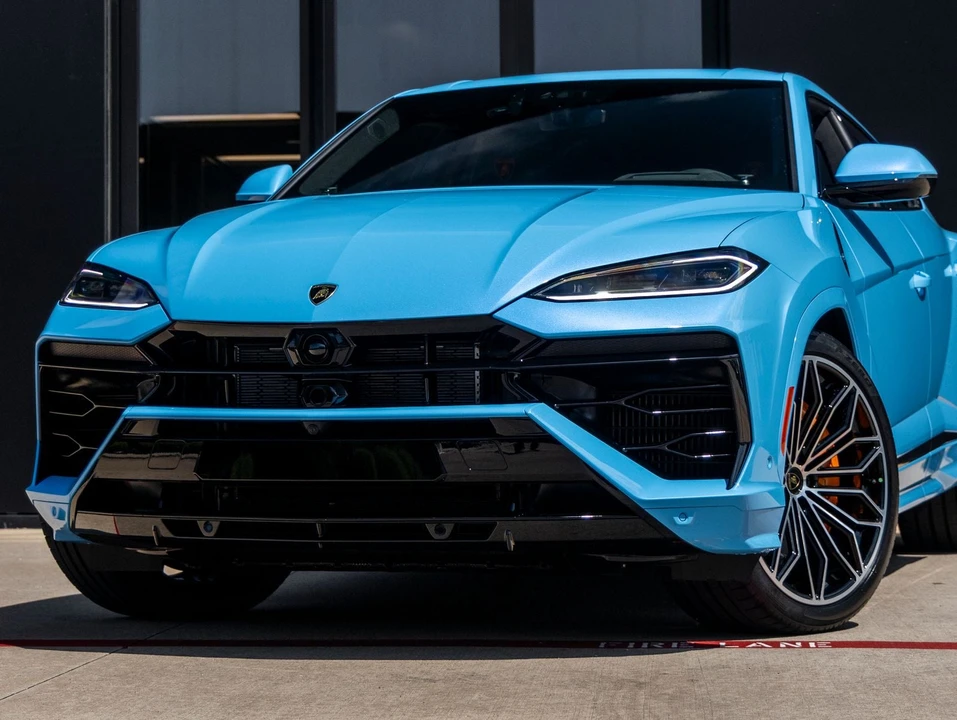2026 Lamborghini Urus SE - Image 3 of 31