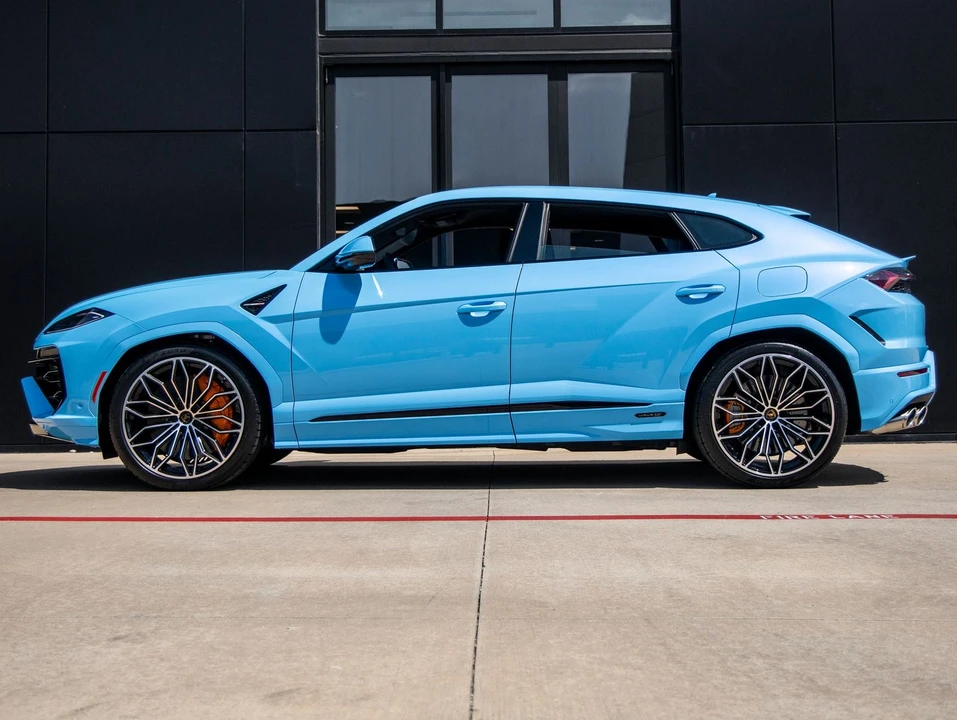 2026 Lamborghini Urus SE - Image 9 of 31