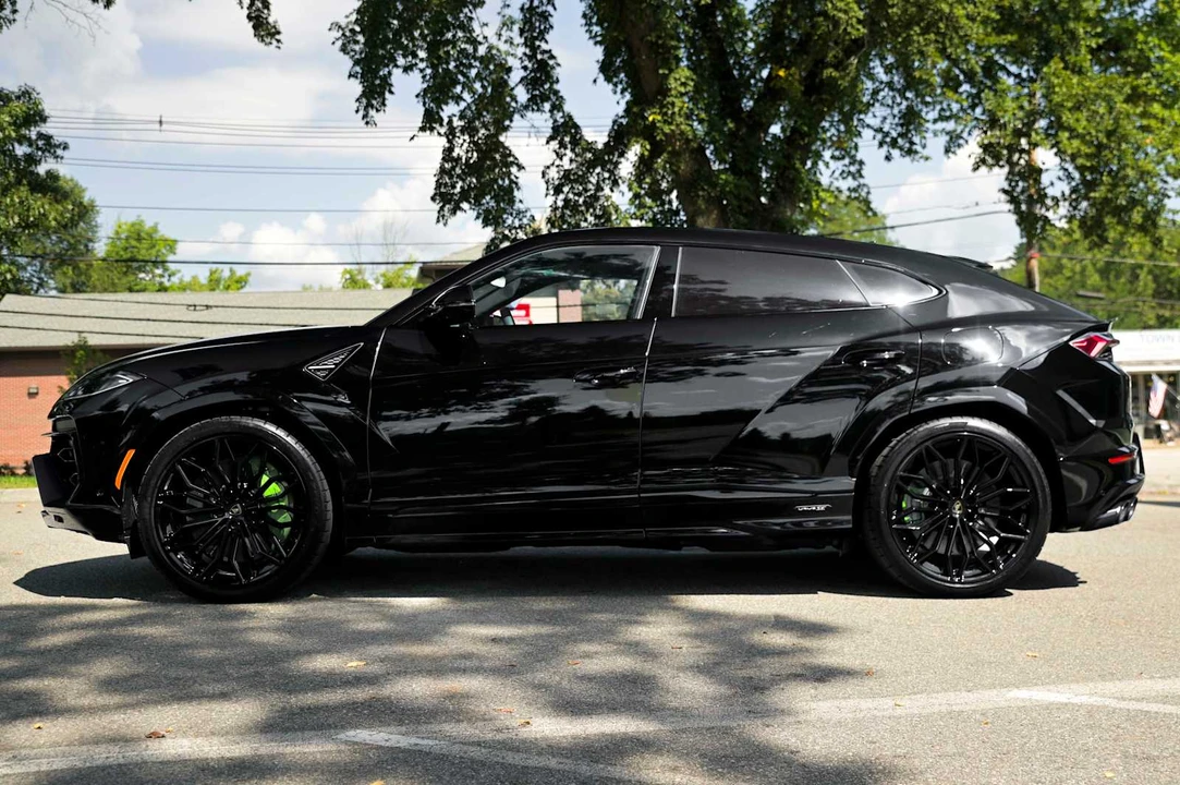 2026 Lamborghini Urus SE - Image 13 of 31