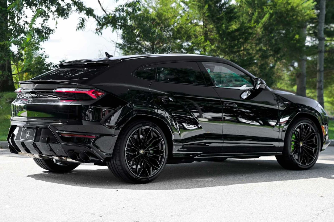 2026 Lamborghini Urus SE - Image 10 of 31