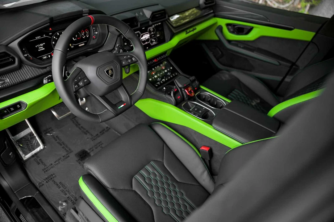 2026 Lamborghini Urus SE - Image 4 of 31