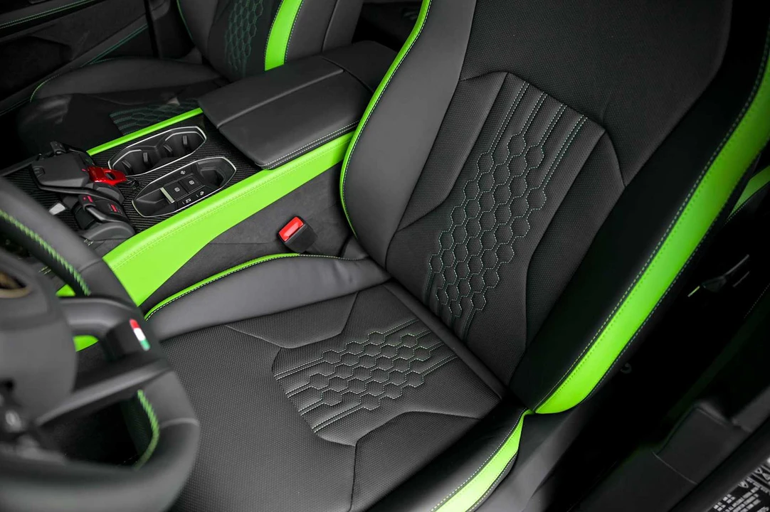 2026 Lamborghini Urus SE - Image 27 of 31