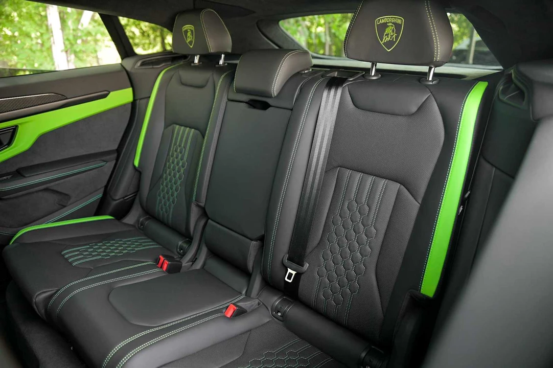 2026 Lamborghini Urus SE - Image 28 of 31