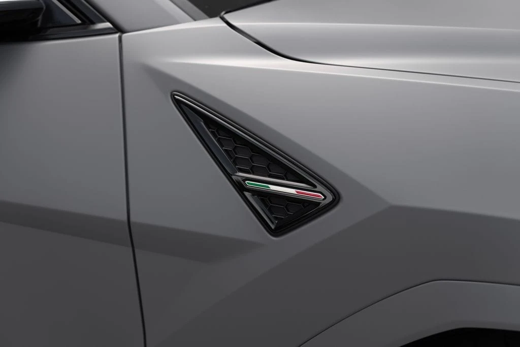 2026 Lamborghini Urus SE - Image 11 of 31