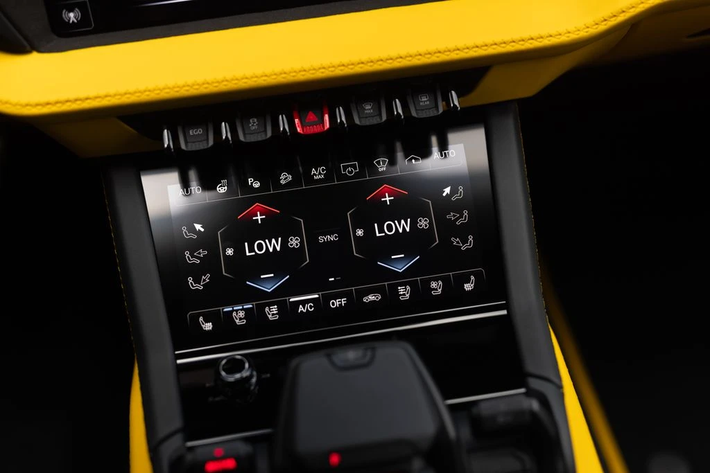 2026 Lamborghini Urus SE - Image 28 of 31