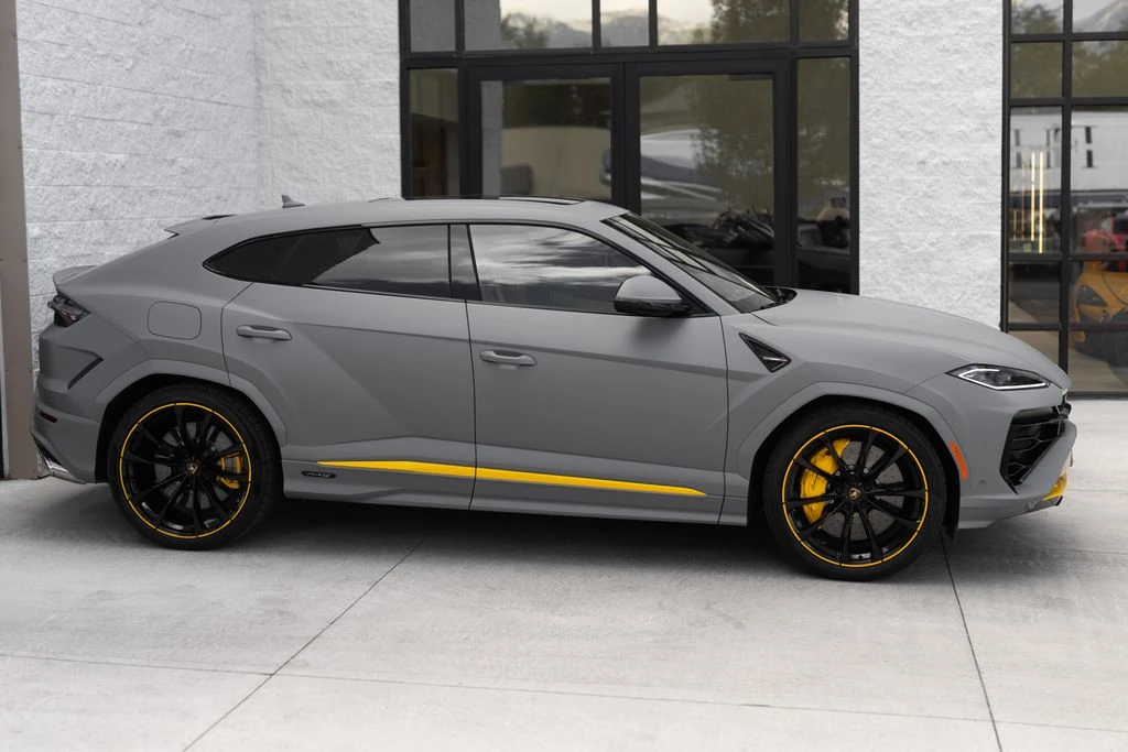 2026 Lamborghini Urus SE - Image 7 of 31