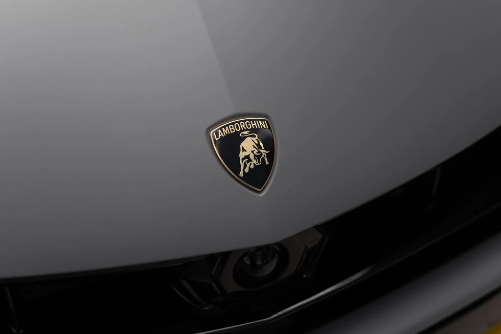 2026 Lamborghini Urus SE - Image 17 of 31