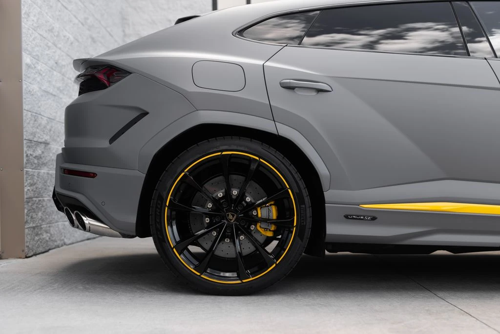 2026 Lamborghini Urus SE - Image 9 of 31