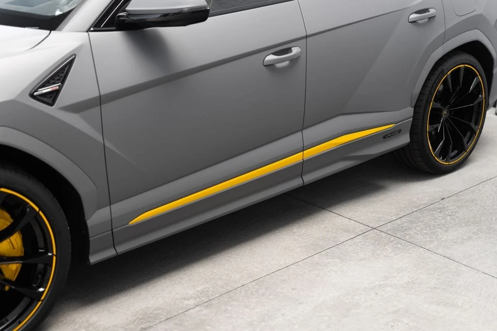 2026 Lamborghini Urus SE - Image 15 of 31