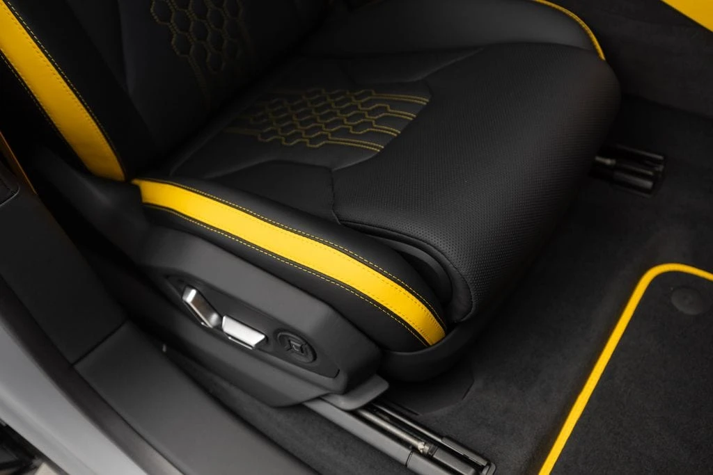 2026 Lamborghini Urus SE - Image 21 of 31