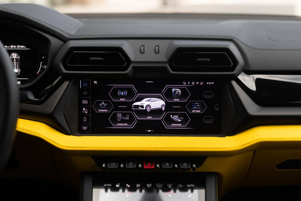 2026 Lamborghini Urus SE - Image 26 of 31