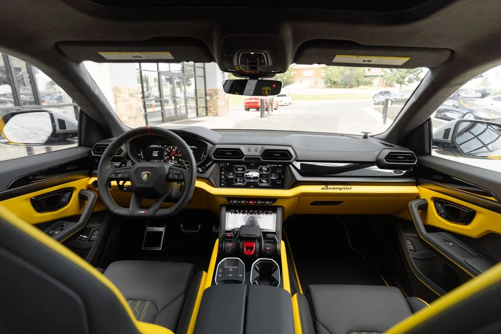 2026 Lamborghini Urus SE - Image 22 of 31