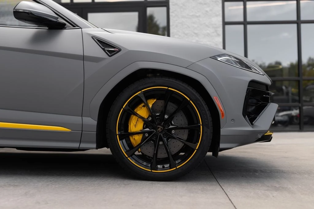 2026 Lamborghini Urus SE - Image 8 of 31