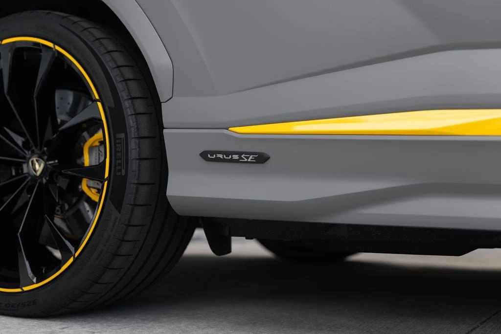 2026 Lamborghini Urus SE - Image 12 of 31