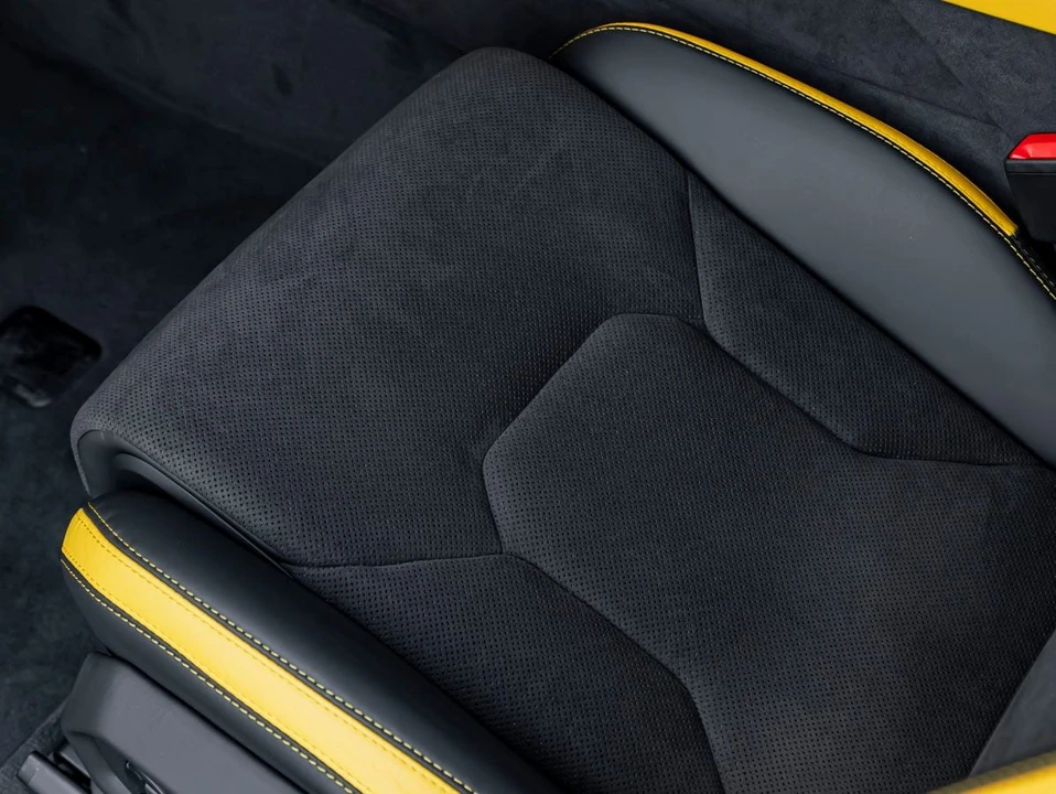 2026 Lamborghini Urus SE - Image 15 of 21