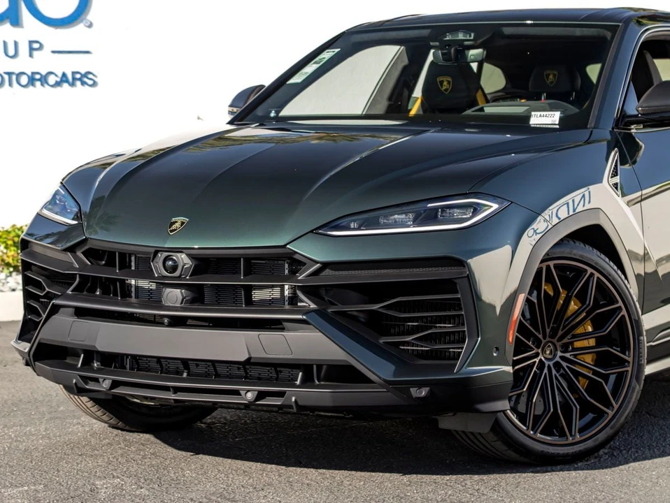2026 Lamborghini Urus SE - Image 2 of 21