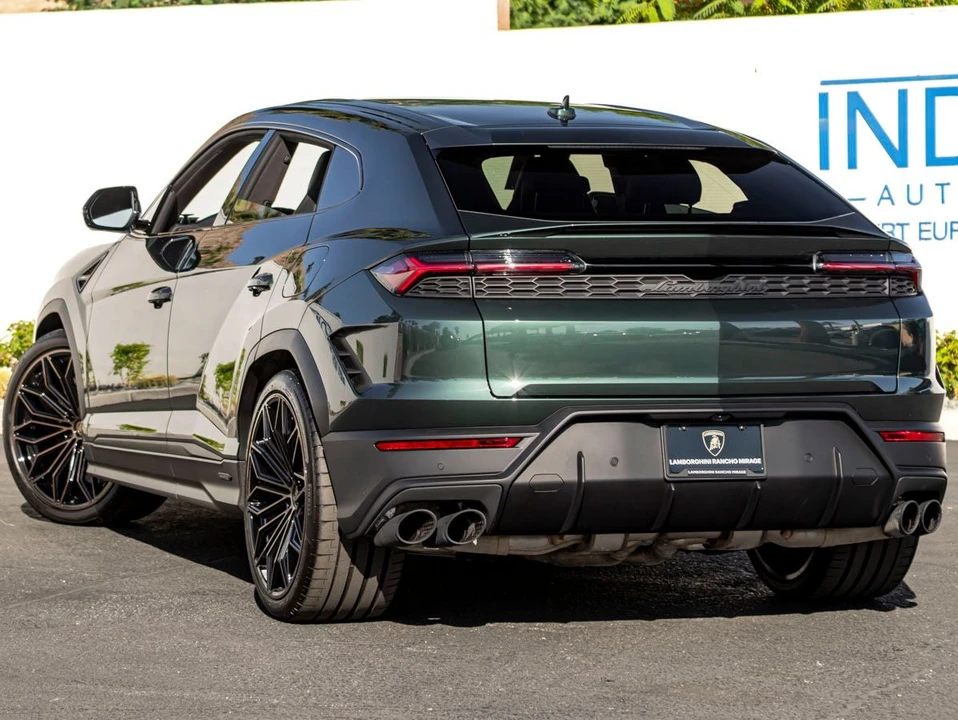 2026 Lamborghini Urus SE - Image 9 of 21