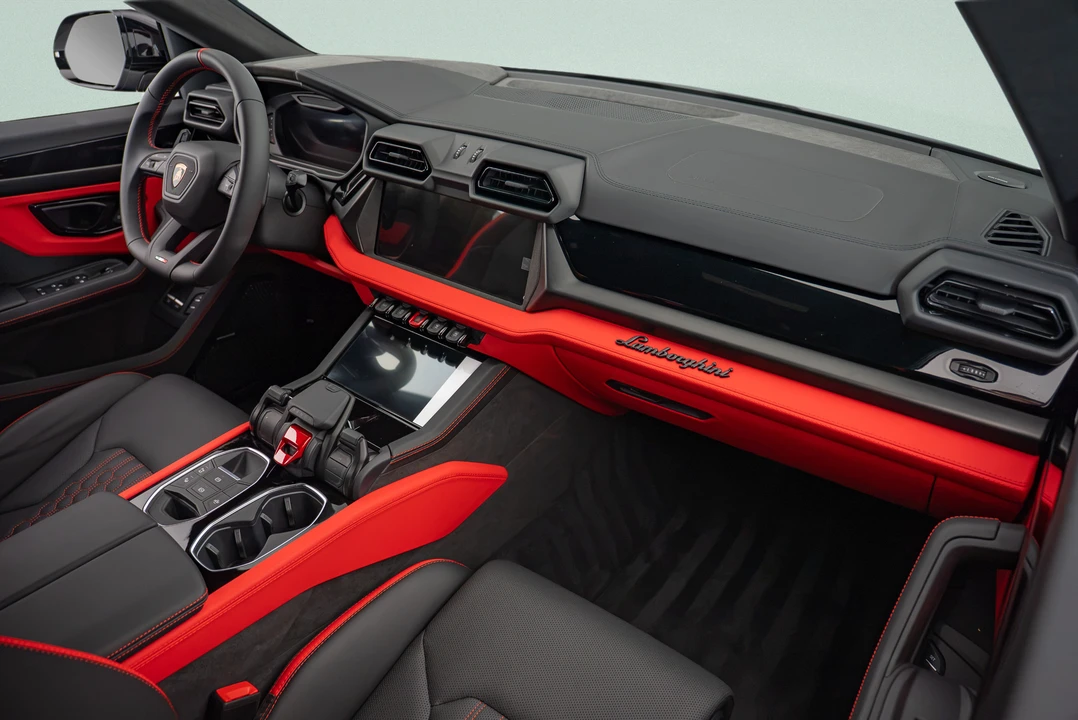 2026 Lamborghini Urus SE - Image 8 of 22