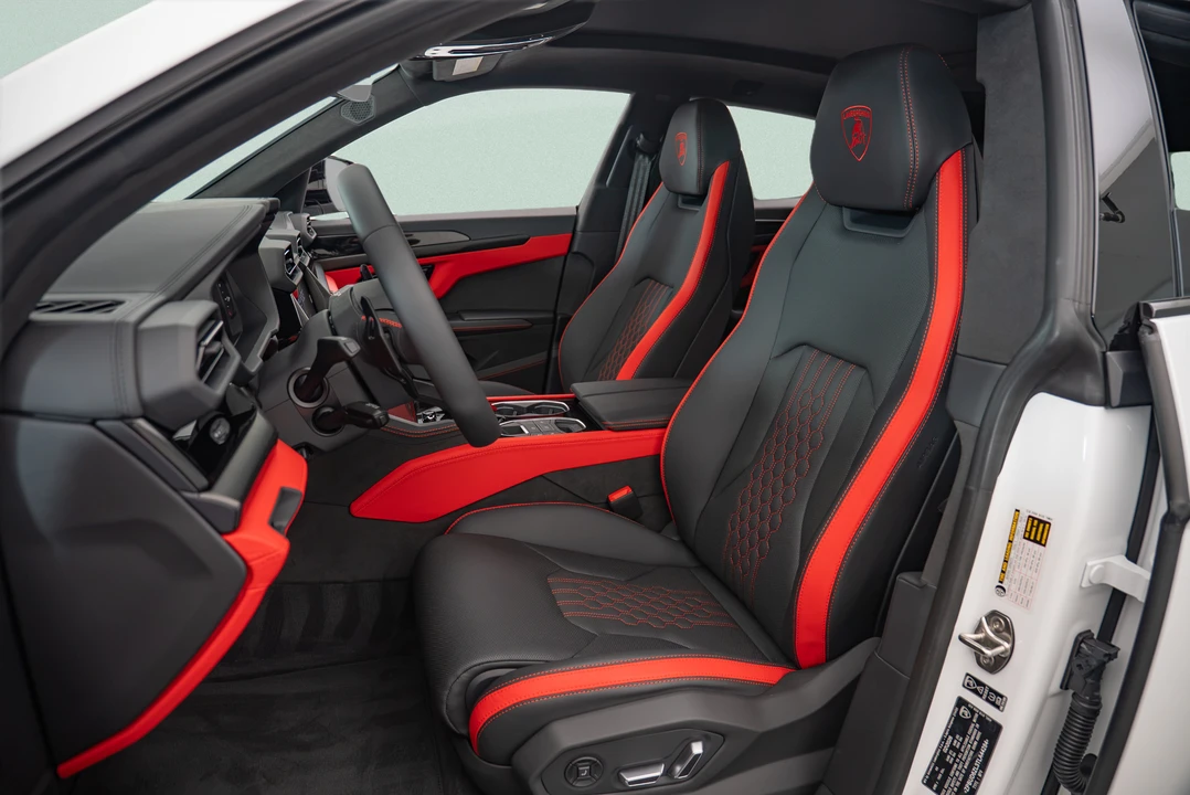 2026 Lamborghini Urus SE - Image 9 of 22
