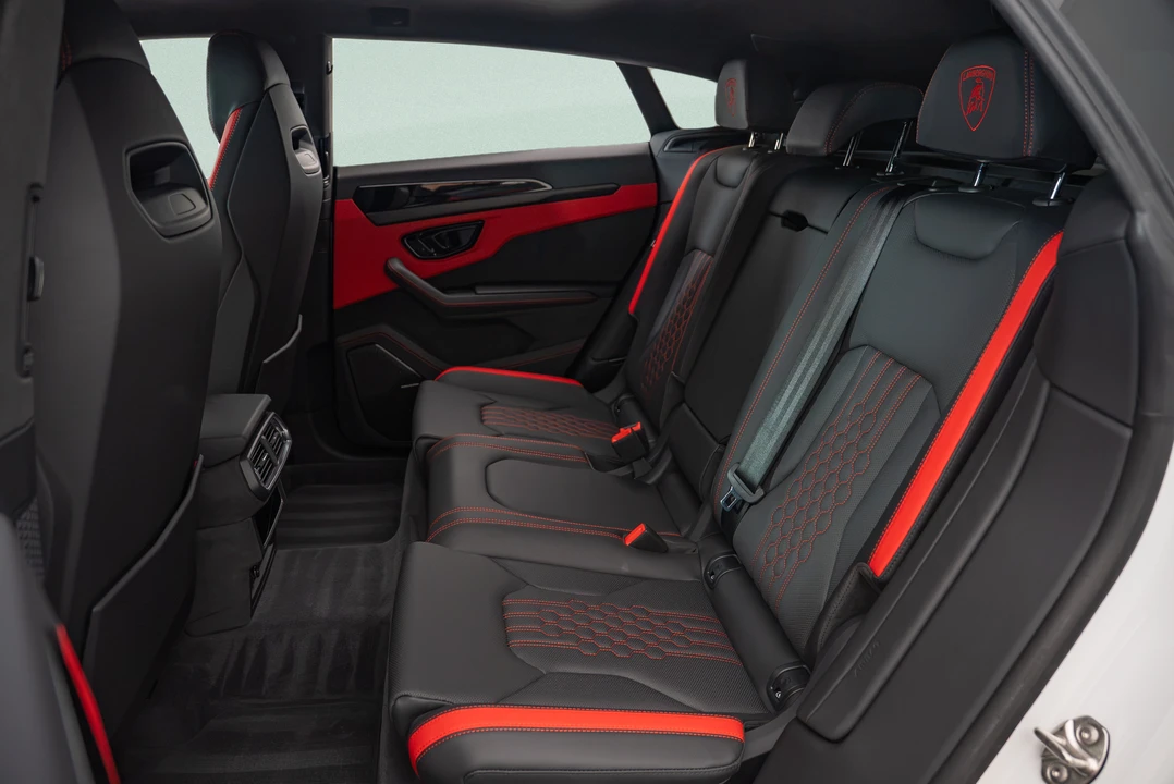 2026 Lamborghini Urus SE - Image 11 of 22