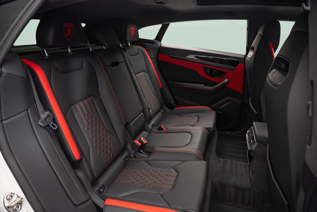 2026 Lamborghini Urus SE - Image 12 of 22