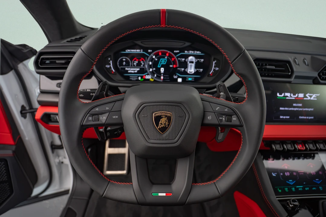 2026 Lamborghini Urus SE - Image 14 of 22