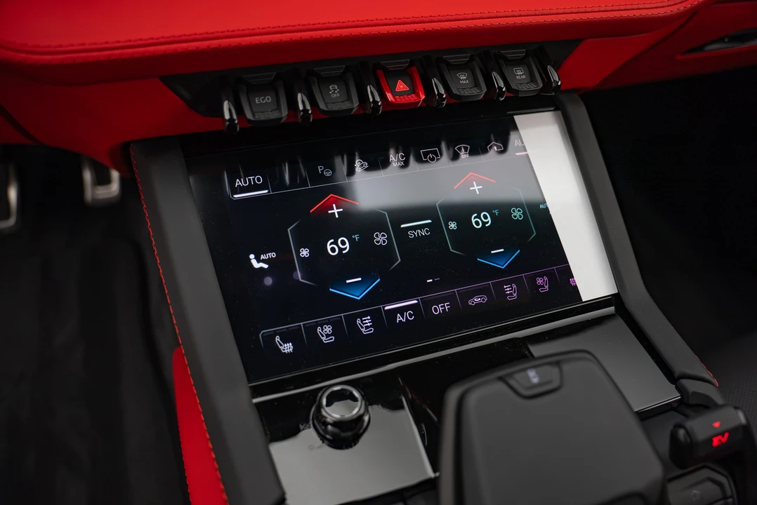 2026 Lamborghini Urus SE - Image 17 of 22