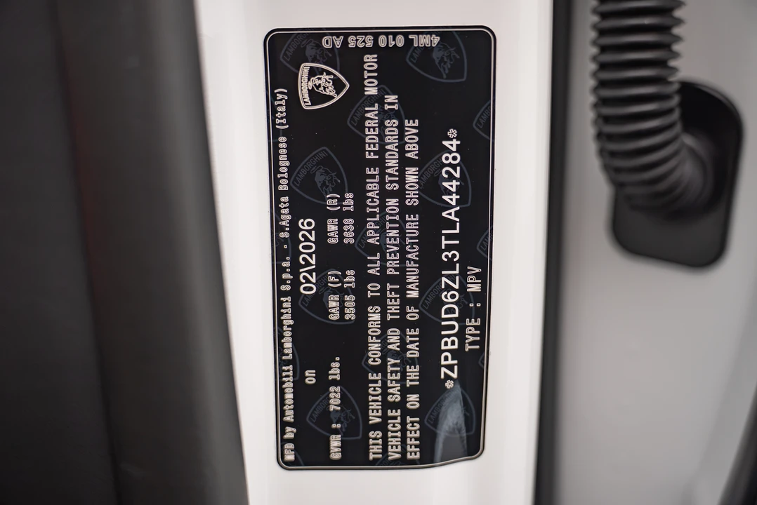 2026 Lamborghini Urus SE - Image 22 of 22