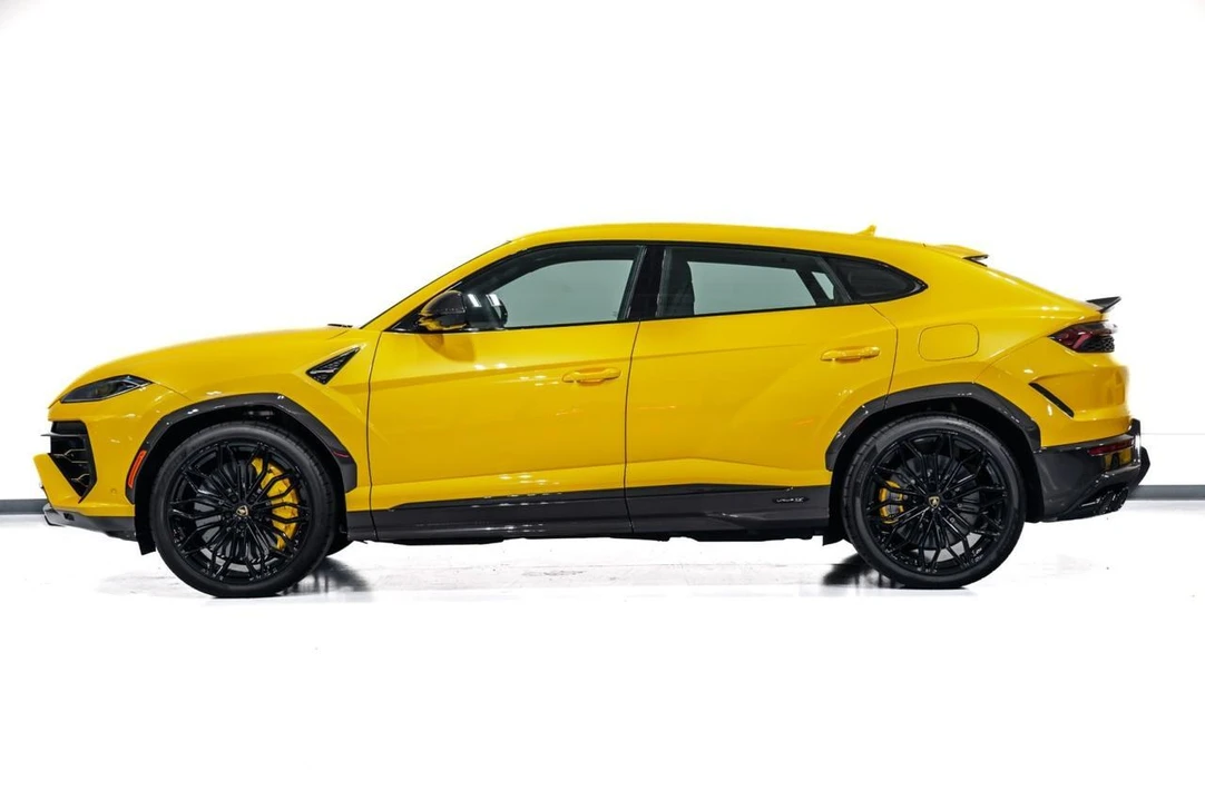 2026 Lamborghini Urus SE - Image 5 of 31