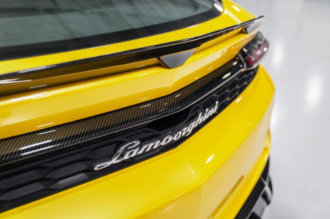2026 Lamborghini Urus SE - Image 23 of 31