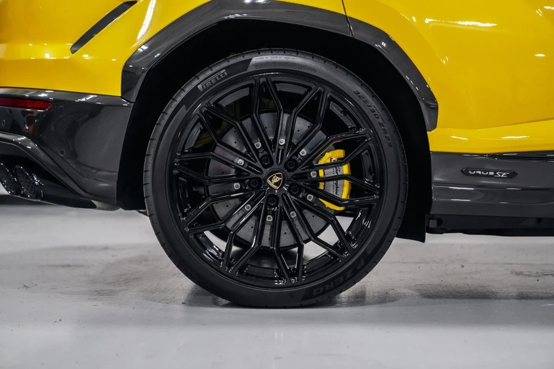 2026 Lamborghini Urus SE - Image 11 of 31