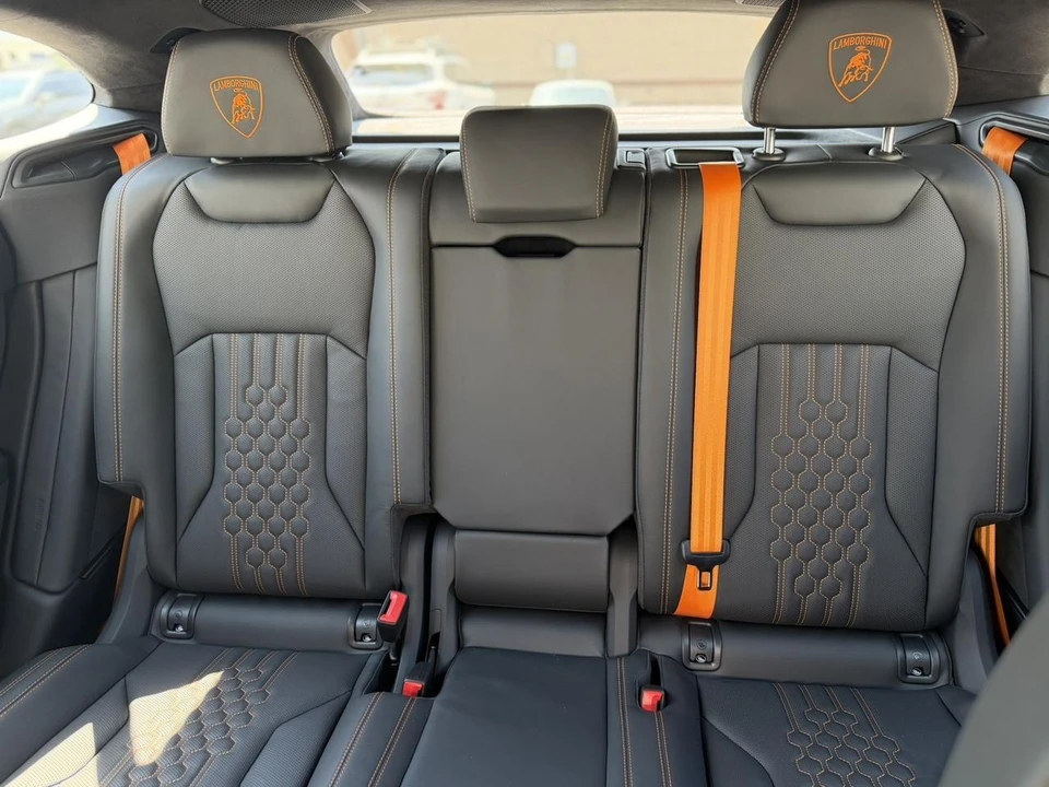 2026 Lamborghini Urus SE - Image 26 of 31