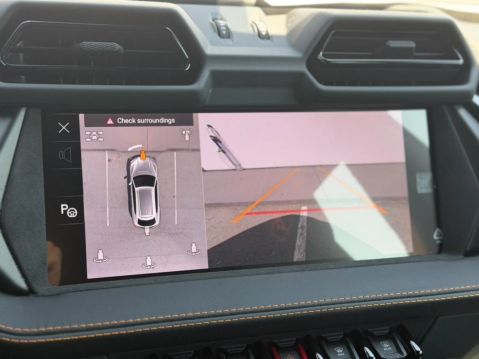 2026 Lamborghini Urus SE - Image 16 of 31