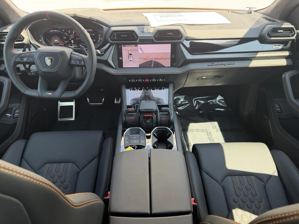 2026 Lamborghini Urus SE - Image 29 of 31