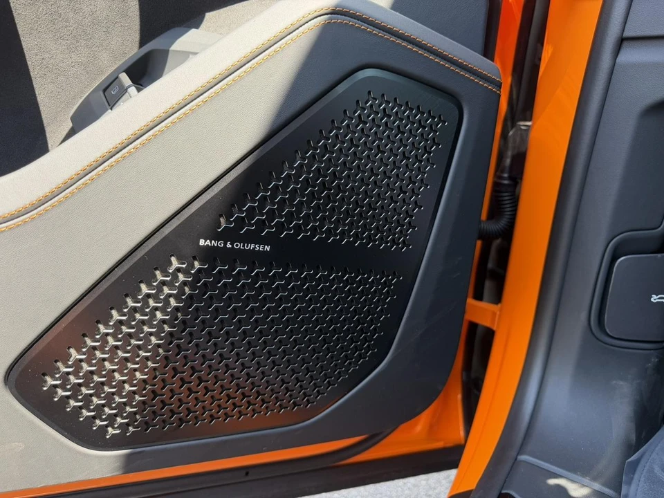 2026 Lamborghini Urus SE - Image 27 of 31