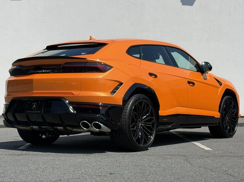 2026 Lamborghini Urus SE - Image 6 of 31