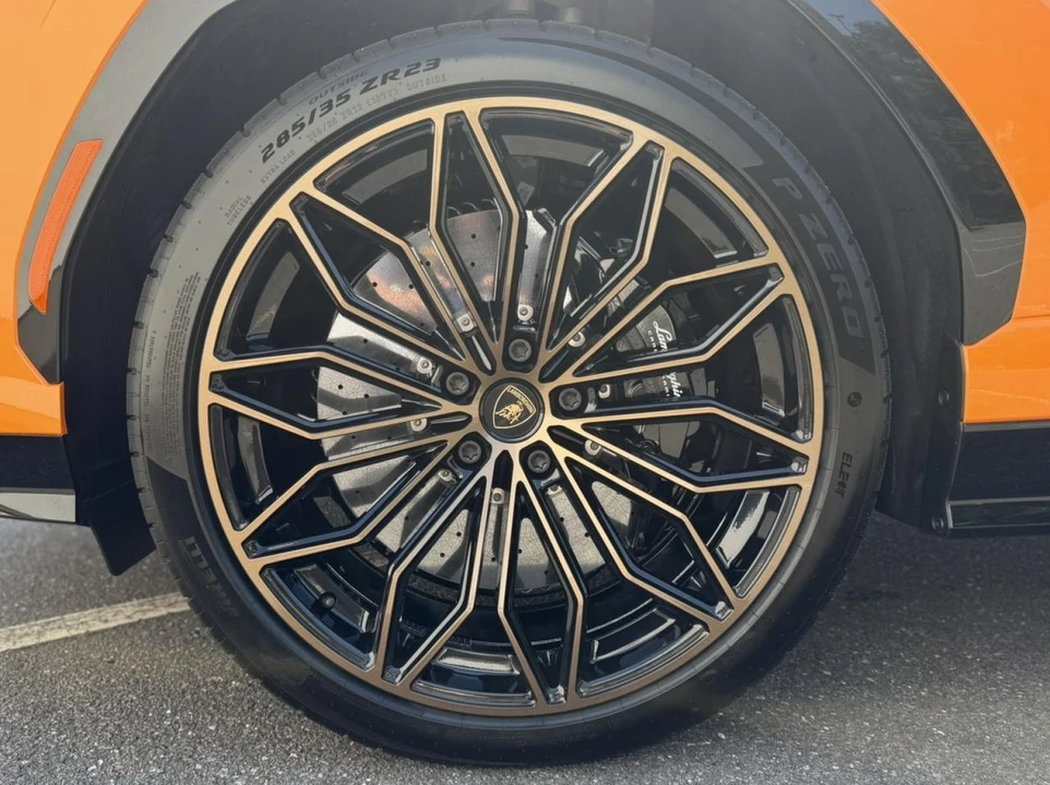 2026 Lamborghini Urus SE - Image 11 of 31
