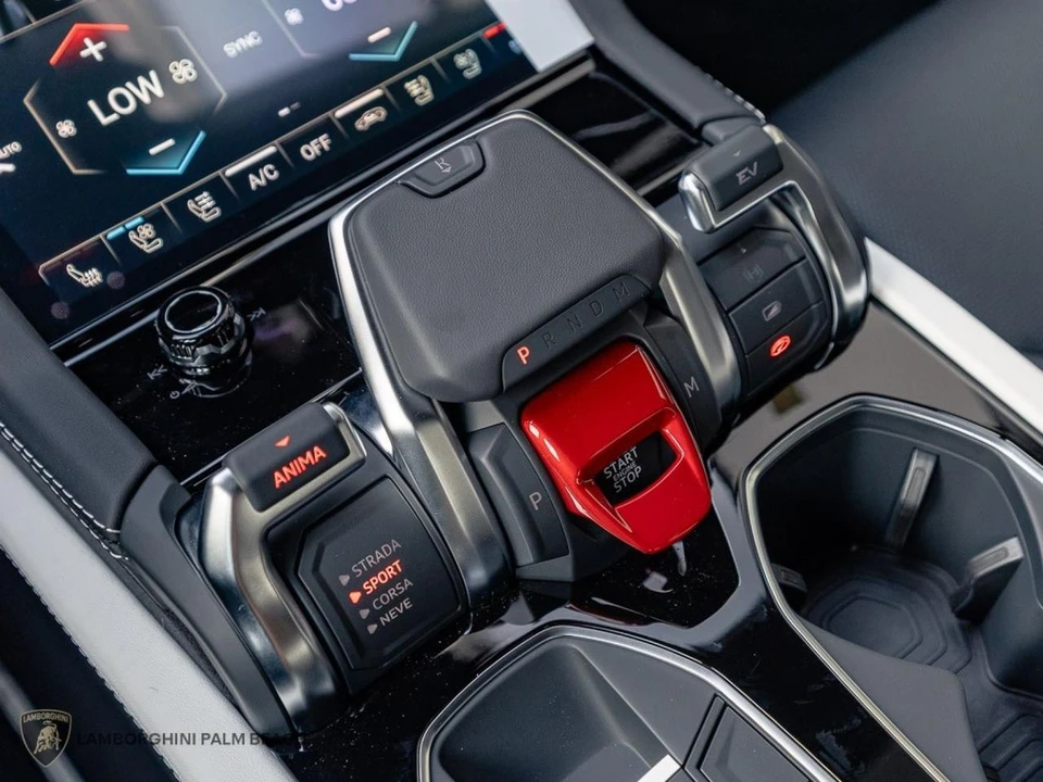 2026 Lamborghini Urus SE - Image 14 of 28