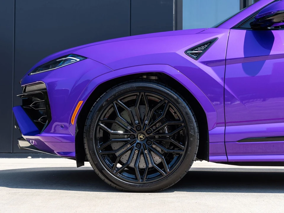 2026 Lamborghini Urus SE - Image 11 of 31
