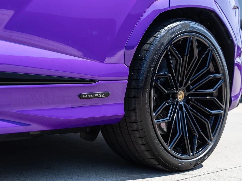 2026 Lamborghini Urus SE - Image 16 of 31