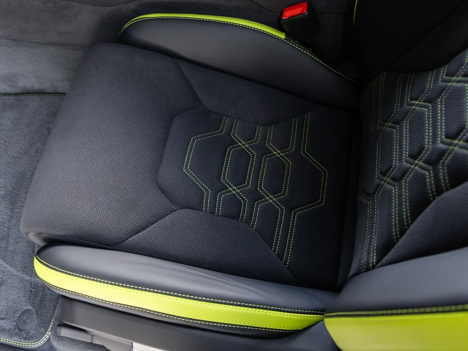 2026 Lamborghini Urus SE - Image 30 of 31