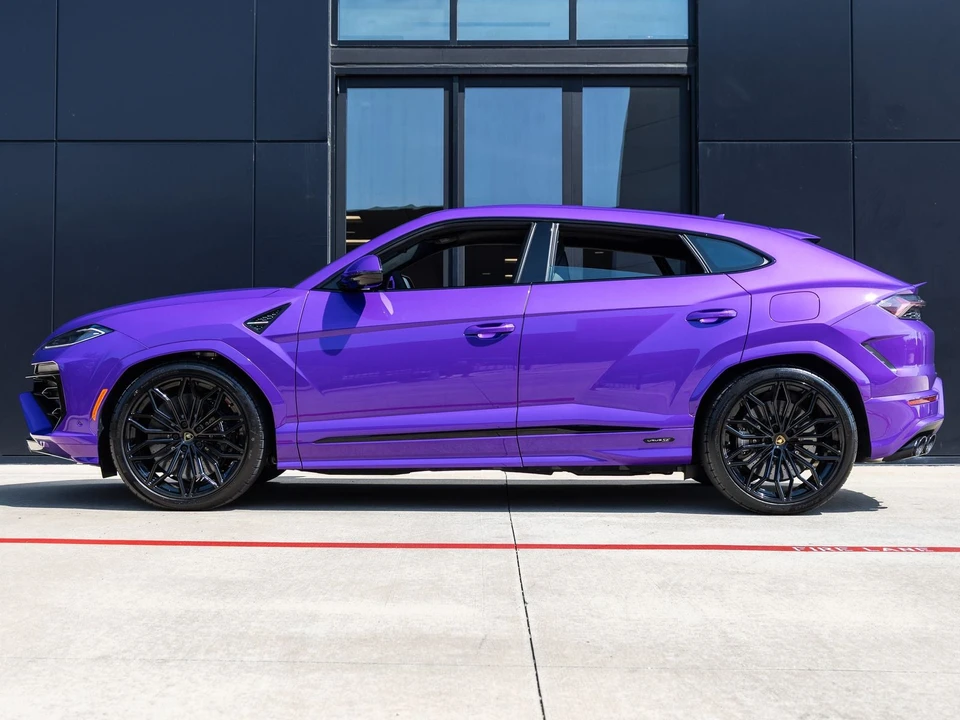 2026 Lamborghini Urus SE - Image 9 of 31
