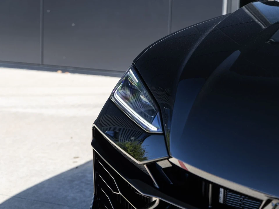 2026 Lamborghini Urus SE - Image 18 of 31