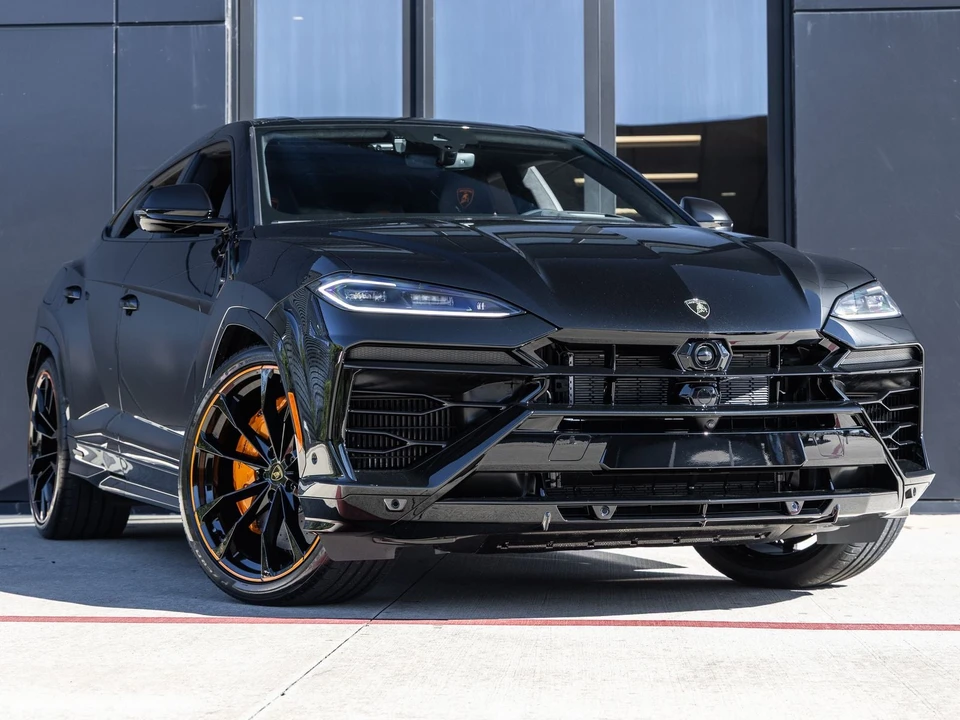 2026 Lamborghini Urus SE - Image 2 of 31