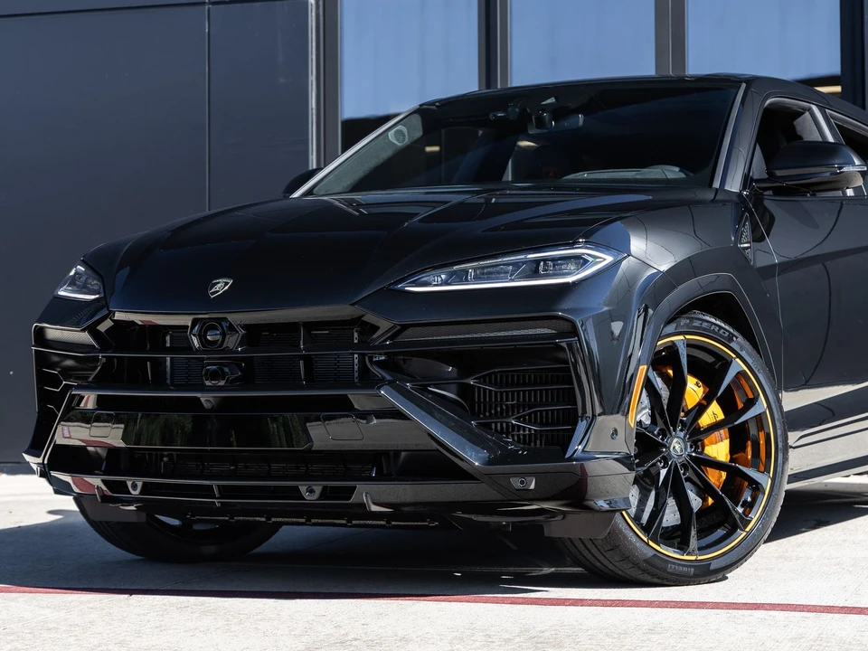 2026 Lamborghini Urus SE - Image 3 of 31